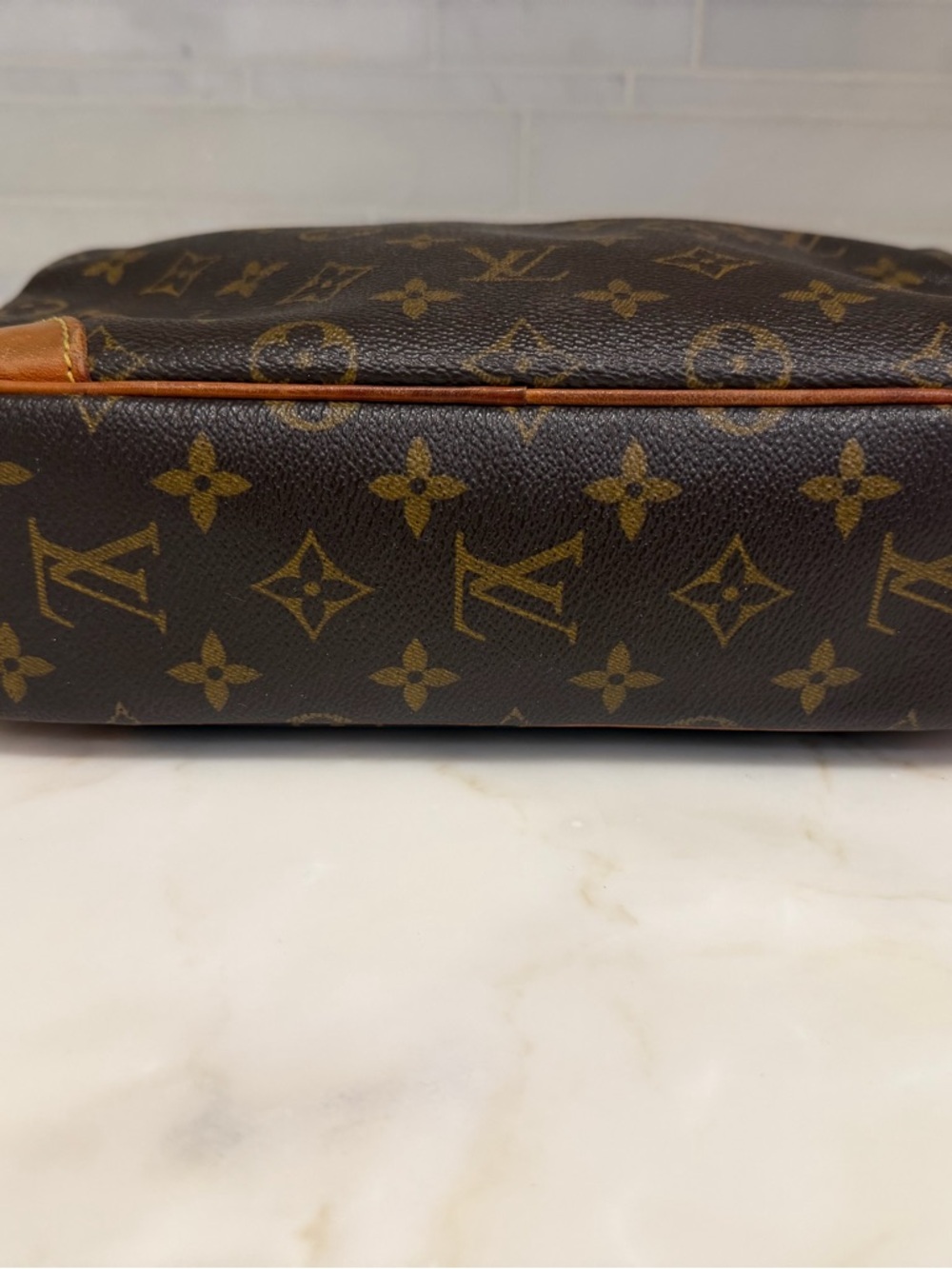 Louis Vuitton LV Monogram Trocadero 27 - Picture 5 of 13